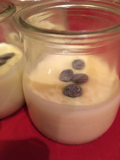 Una foto de Petit suisse de chocolate blanco