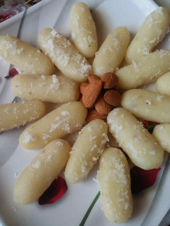 सूजी के चमचम (suji ke chamcham recipe in hindi) रेसिपी मुख्य फोटो