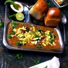 A picture of Misal Pav.