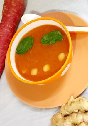 गाजर अदरक सूप (Gajar Adrak Soup ki recipe in hindi) रेसिपी मुख्य फोटो