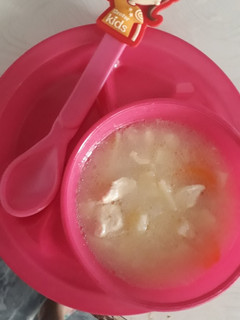Una foto de Caldo de pollo para bebés a partir de 6 meses|BLW