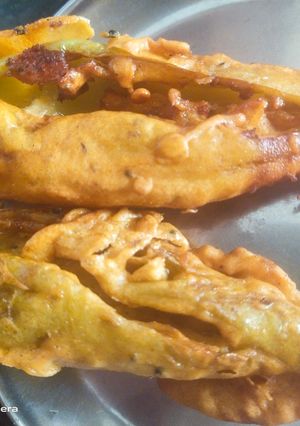 A picture of Mirchi bada.