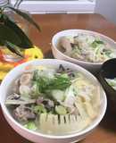 Bún măng chân giò mọc