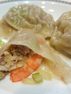 鮮蝦豬肉餃丶泡菜餃 的食譜成品照片