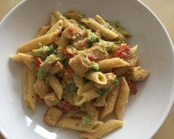 Ready to Serve Broccoli tomatoes pennes pasta Delicious Perfect