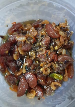 Hình của món Lạp xưởng kho quẹt.