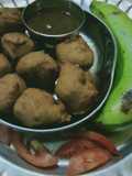 Kache kele ka pakoda