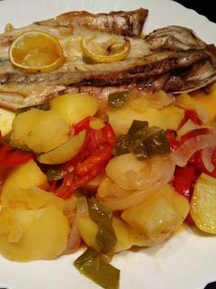 Una foto de Lubina al horno