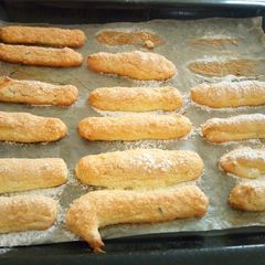 A picture of Finger biscuits/lady fingers/trifle sponges.