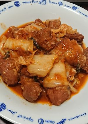 Hình của món Thịt kho kim chi.