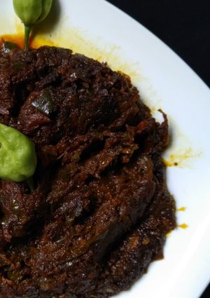 বোম্বে মরিচ বাটায় সুটকি ভুনা রেসিপির প্রধান ছবি