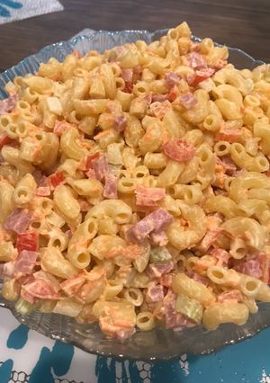 Una foto de Ensalada de coditos con jamón