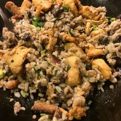 A picture of Chicken & Rice with Black Beans.