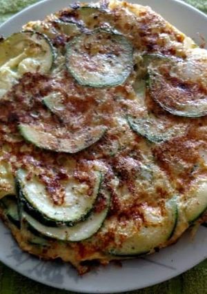 Una foto de Tortilla de calabacín (zapallo italiano)
