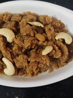 कणकेचा शिरा (kankecha sheera recipe in marathi) रेसिपी चे मुख्य फोटो