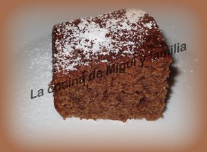 Una foto de Bizcocho de chocolate y nueces