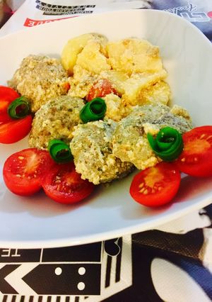 A picture of Kofta with Tahini Sauce.