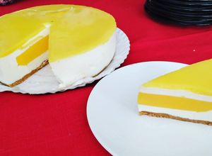 Foto principal de Tarta mousse de limón con relleno de crema de limón