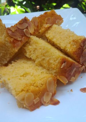 A picture of Semolina Cake.