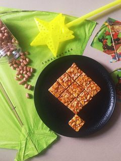 સીંગ ની ચિક્કી (Peanuts Chikki recipe in Gujarati) રેસીપી મુખ્ય ફોટો