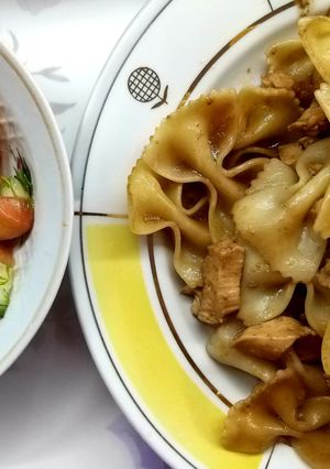 Фото Фарфалле с курицей и медом.