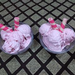 A picture of Strawberry ice cream (Eggless).
