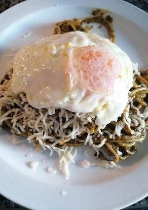 Una foto de 213. Espaguetis con espinacas y tomate / Thermomix