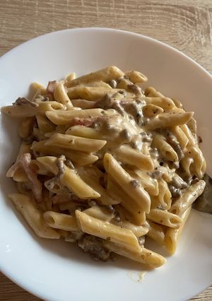 Una foto de Macarrones a la carbonara, sin mucho sabor a queso (para las personas que no les guste)