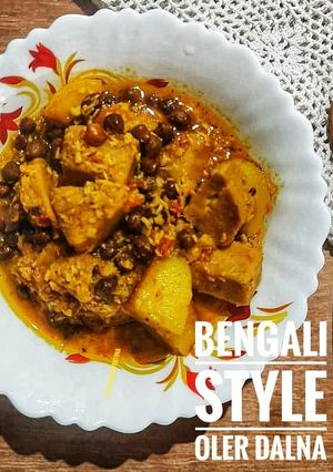 A picture of Oler Dalna/ Bengali style Yam Curry.
