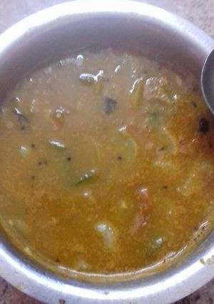 துவரம்பருப்பு சாம்பார் (Thuvaram paruppu sambar recipe in tamil) செய்முறை முக்கிய புகைப்படம்
