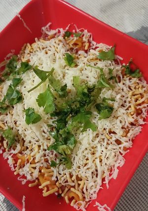A picture of Cheese maggi bhel.