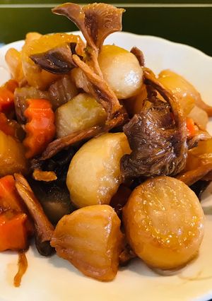 Hình của món Củ cải kho nấm bào ngư.