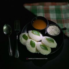 A picture of Idli.