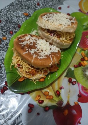 કચ્છી દાબેલી (Kutchi Dabeli Recipe In Gujarati) રેસીપી મુખ્ય ફોટો
