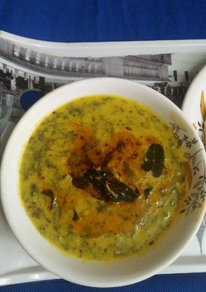 पालक की कढ़ी (Palak ki kadhi recipe in hindi) रेसिपी मुख्य फोटो