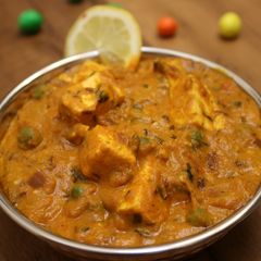 A picture of Restaurant Style Matar Paneer.