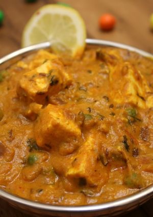 A picture of Restaurant Style Matar Paneer.