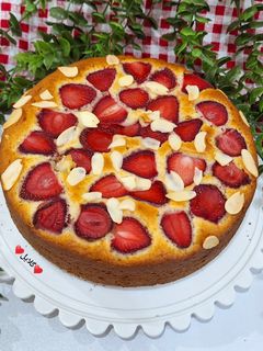 عکسی از دستور کیک توت فرنگی 😋