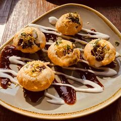 A picture of Avocado & tamarind Golgappe.