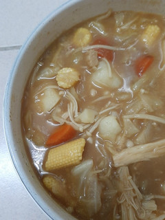小資快煮鍋:清冰箱咖哩 挑戰 的食譜成品照片