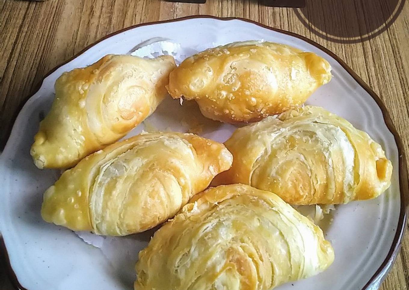KARIPAP /CHIKEN CURRY PUFF/PASTEL MALAYSIA
