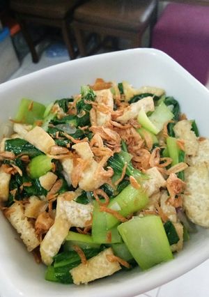 Foto resep Tumis Pokcay Tahu Putih