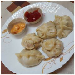 A picture of Steamed Chicken Dumplings (Momos).