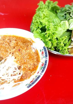 Hình của món Mee kati–thai rice noodles in coconut milk.