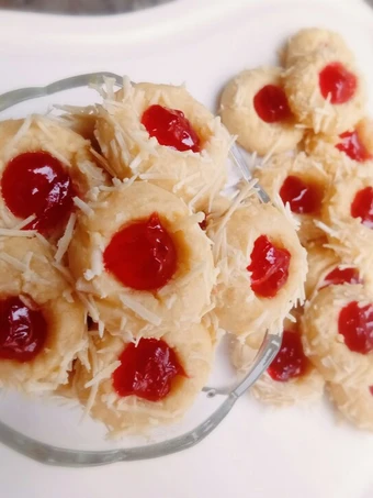 Easy Steps Prepare Recipes Strawberry thumbprint cookies the  Makes Drooling Perfect.