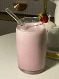 عصير فراولة بالحليب🍓🥛