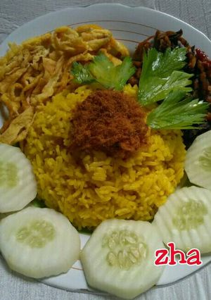 Foto resep Nasi kuning pulen