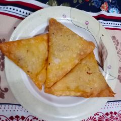 A picture of Jubnah samosa.