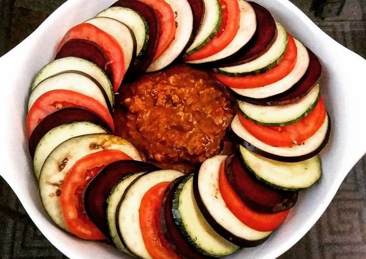 Ratatouille alla Marco, com molho de carne e especiarias - Tudogosreceitas