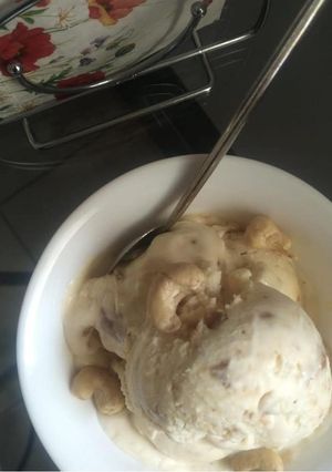 A picture of Butter scotch icecream.
